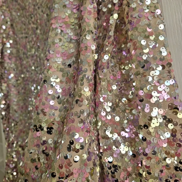 Chi Chi London Sequin Sammie Top - Picture 8 of 8